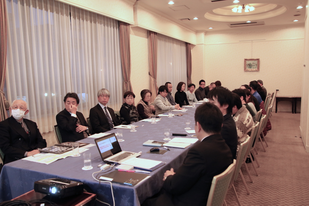 幹部会議の様子が写った写真